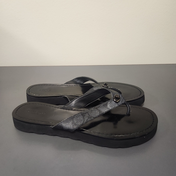 Coach Shelly Turn lock details Flip Flop Black Sz 39.5 - Picture 3 of 7
